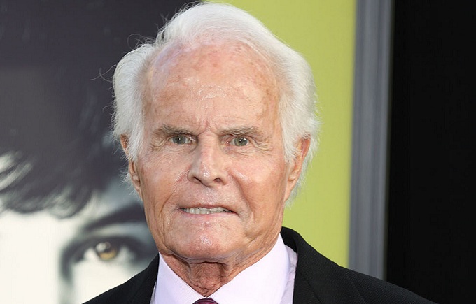 Richard Zanuck the Oscar winning producer of Jaws, Driving Miss Daisy and six Tim Burton films has died at his Los Angeles home from a heart attack aged 77. - richard-zanuck-dies