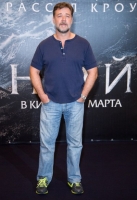 noah-moscow-premiere-44_400x600